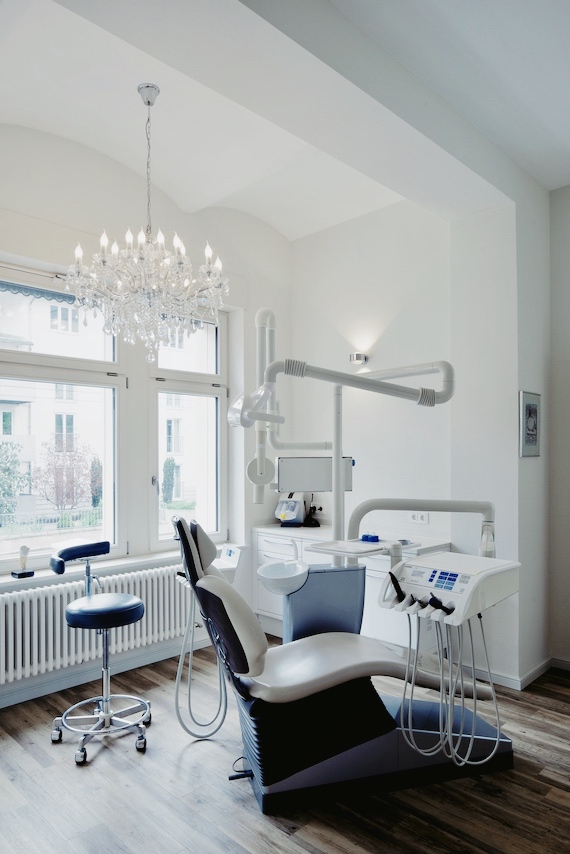 Zahnarztpraxis Lüttge Leipzig Gohlis Behandlungszimmer